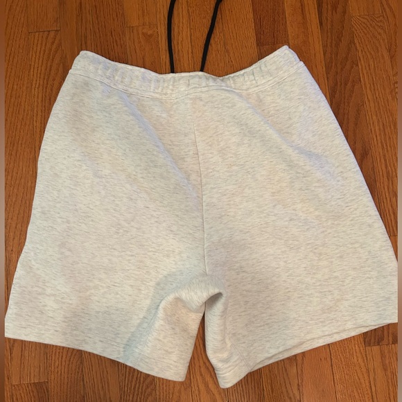 Nike Men’s Tech Fleece Shorts - Picture 3 of 6